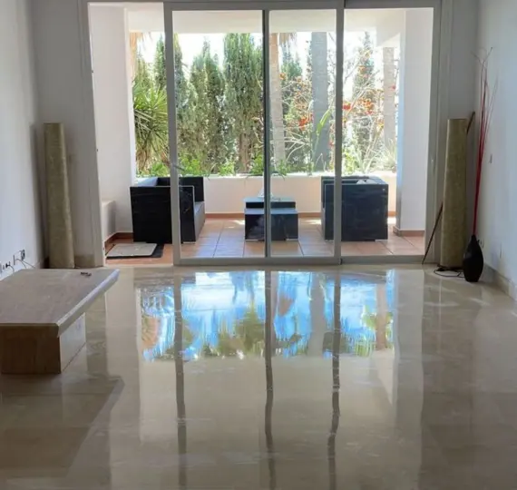 Sale of ground floor apartment in Nueva Andalucía