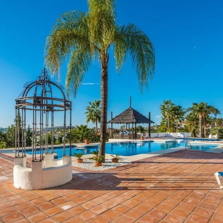 Sale of ground floor apartment in Nueva Andalucía