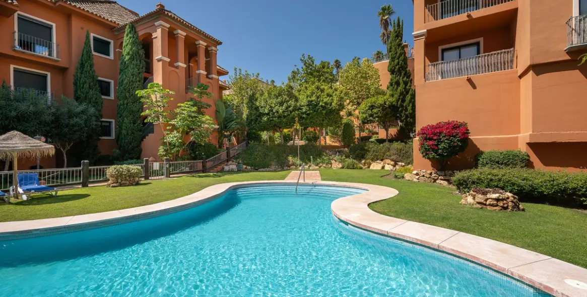 Продажа апартаментов на среднем этаже в Benahavís 26