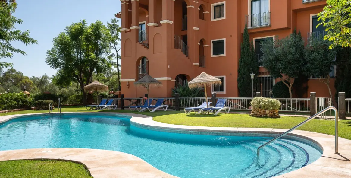 Продажа апартаментов на среднем этаже в Benahavís 29