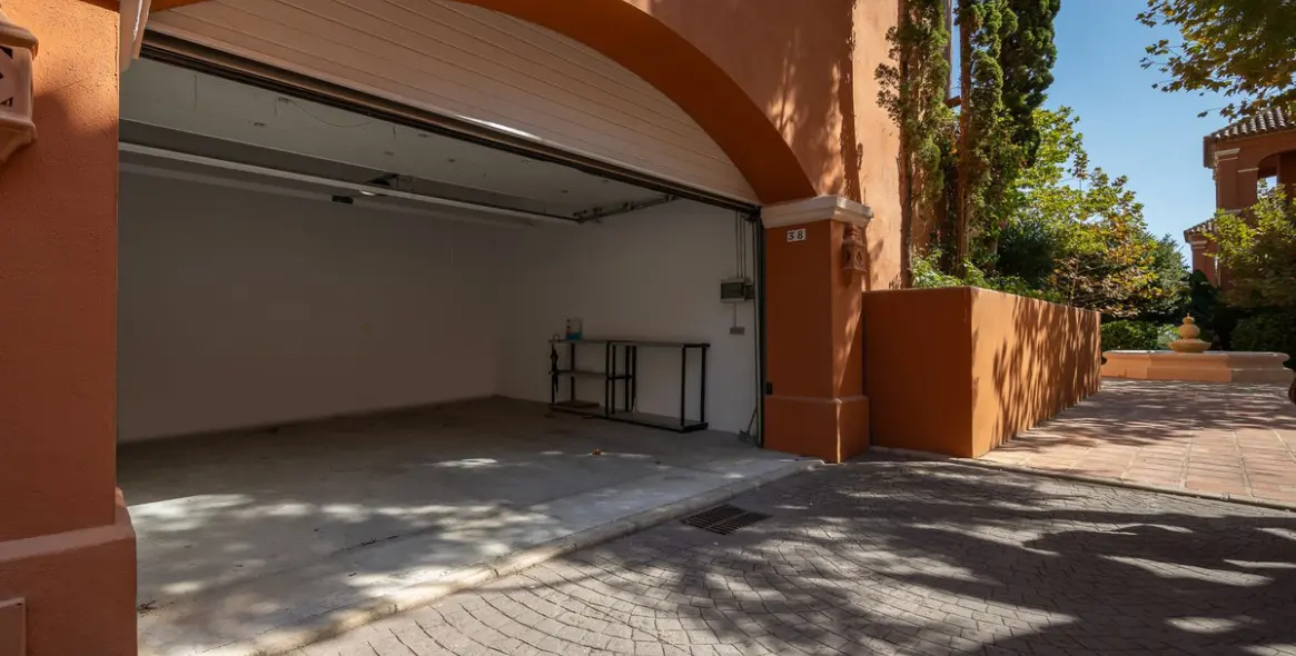 Продажа апартаментов на среднем этаже в Benahavís 36