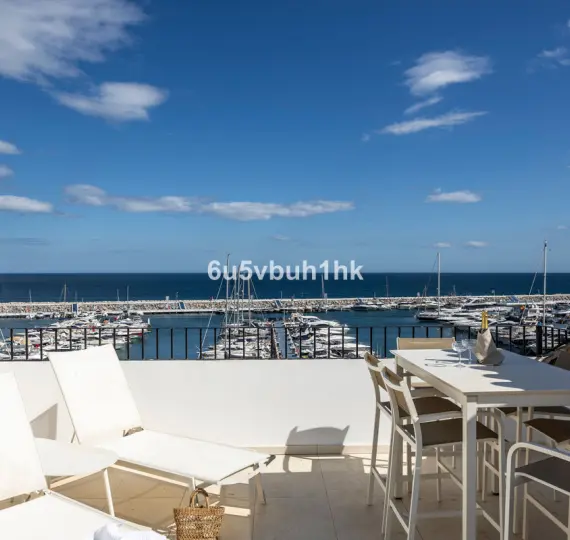 Sale of penthouse in Puerto Banús