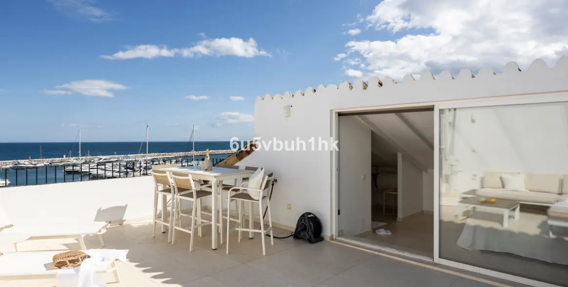 Sale of penthouse in Puerto Banús 4