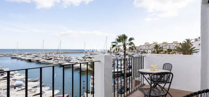 Sale of penthouse in Puerto Banús 4