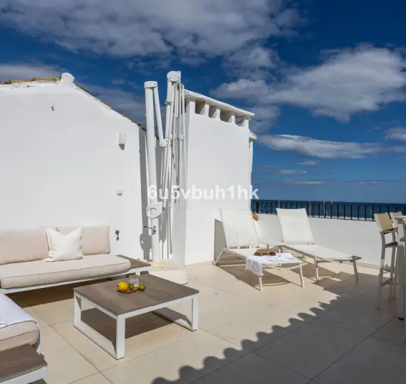 Sale of penthouse in Puerto Banús
