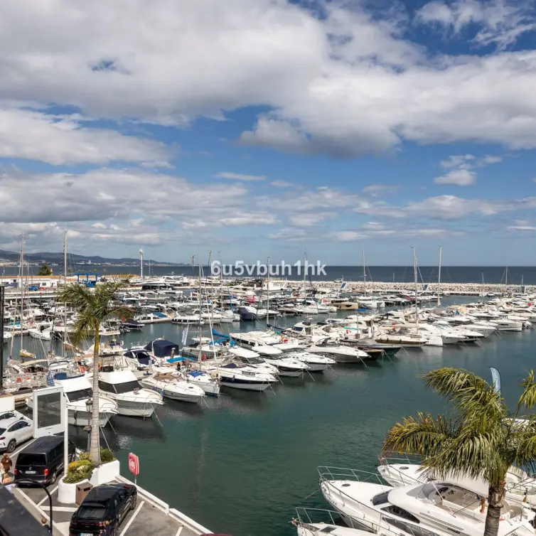 Venta de ático en Puerto Banús