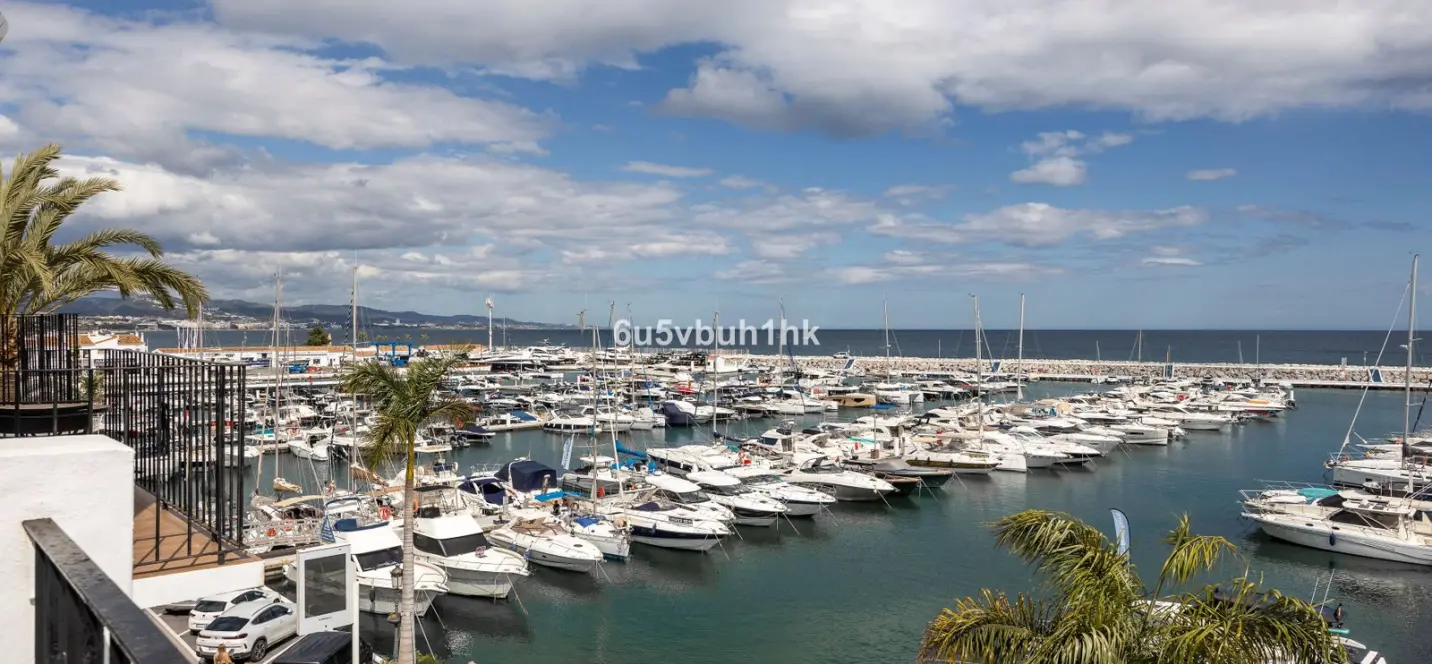 Venta de ático en Puerto Banús 0