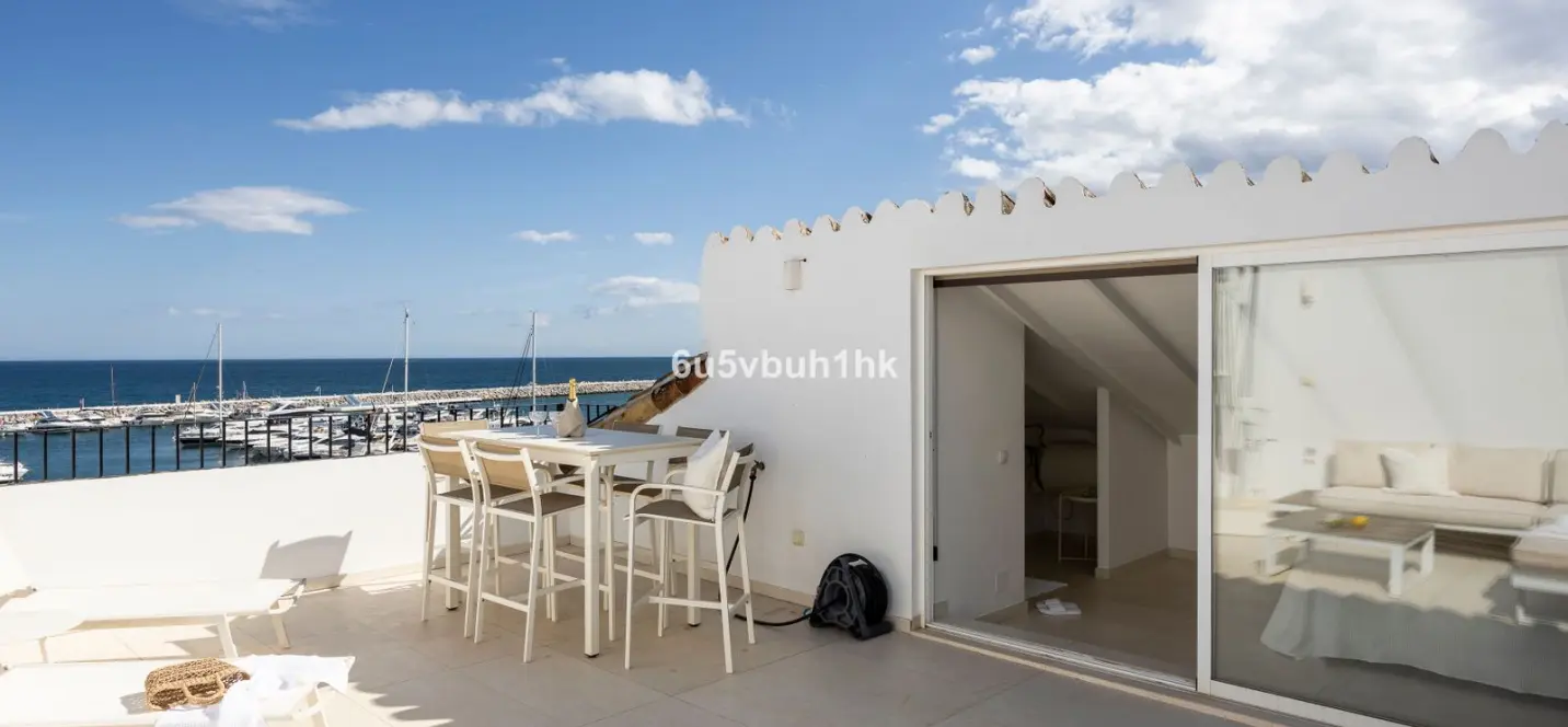 Venta de ático en Puerto Banús 2