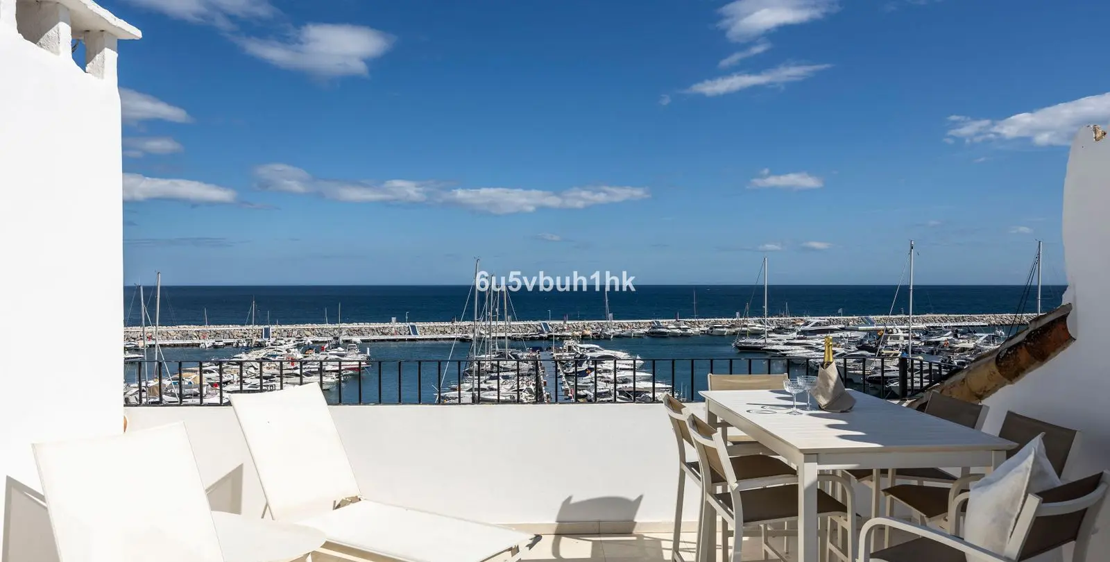 Venta de ático en Puerto Banús 4