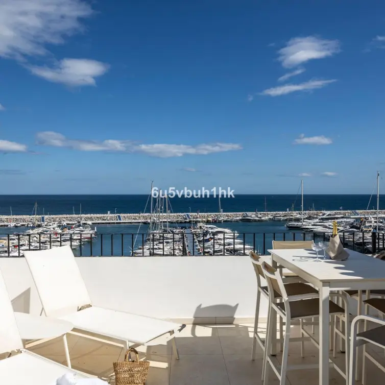 Venta de ático en Puerto Banús