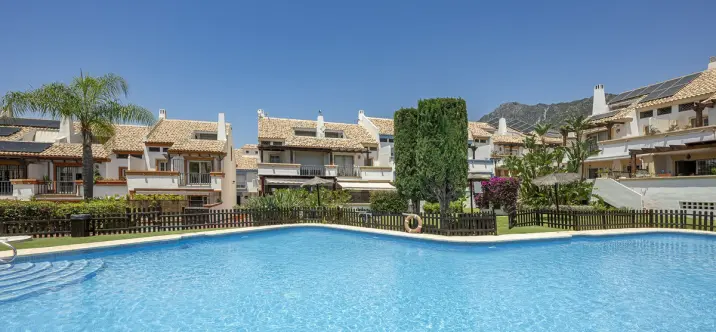 Sale of semi-detached house in Marbella 0