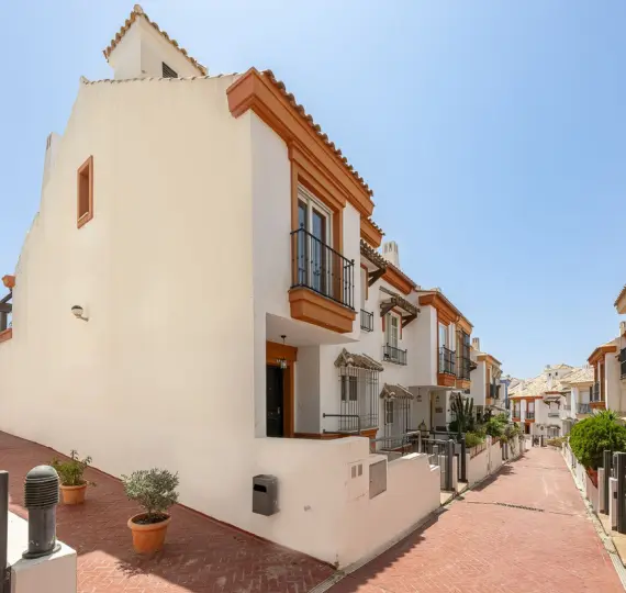 Sale of semi-detached house in Marbella