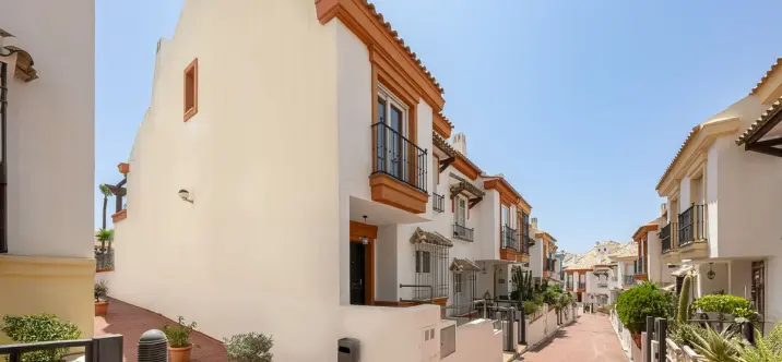 Sale of semi-detached house in Marbella 2