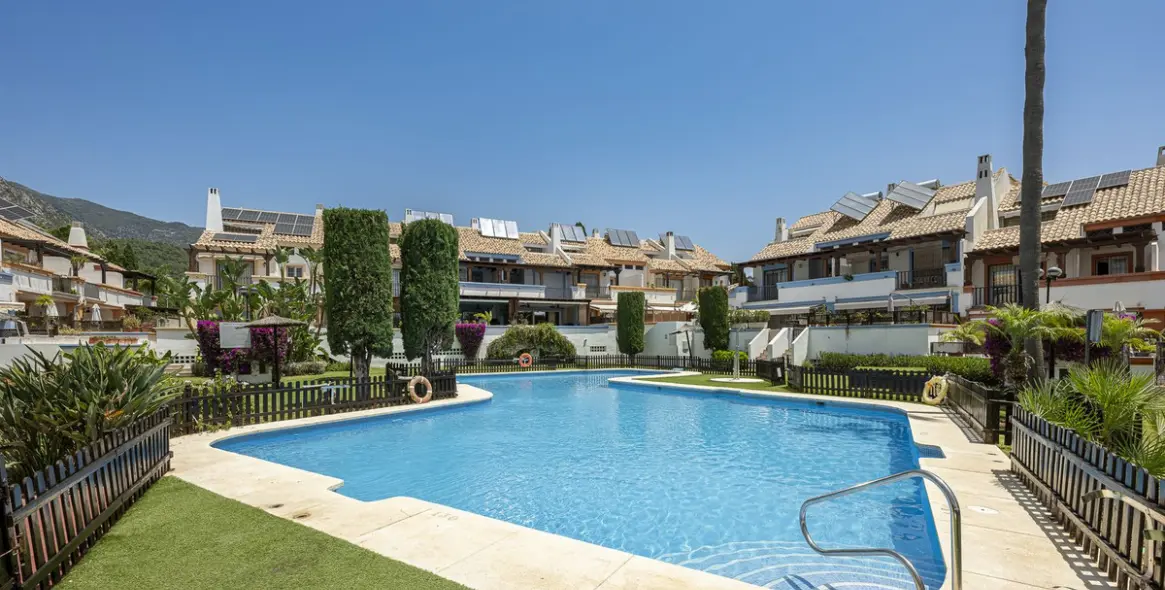 Sale of semi-detached house in Marbella 4