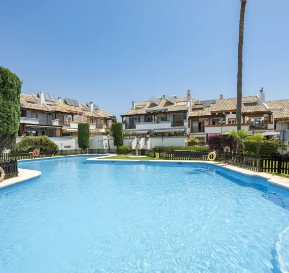 Sale of semi-detached house in Marbella