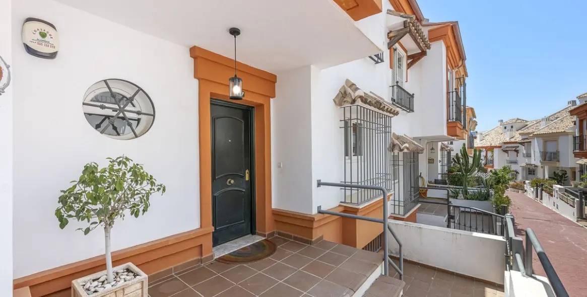 Sale of semi-detached house in Marbella 12