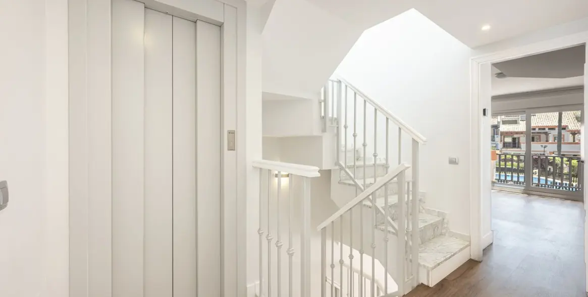 Sale of semi-detached house in Marbella 24