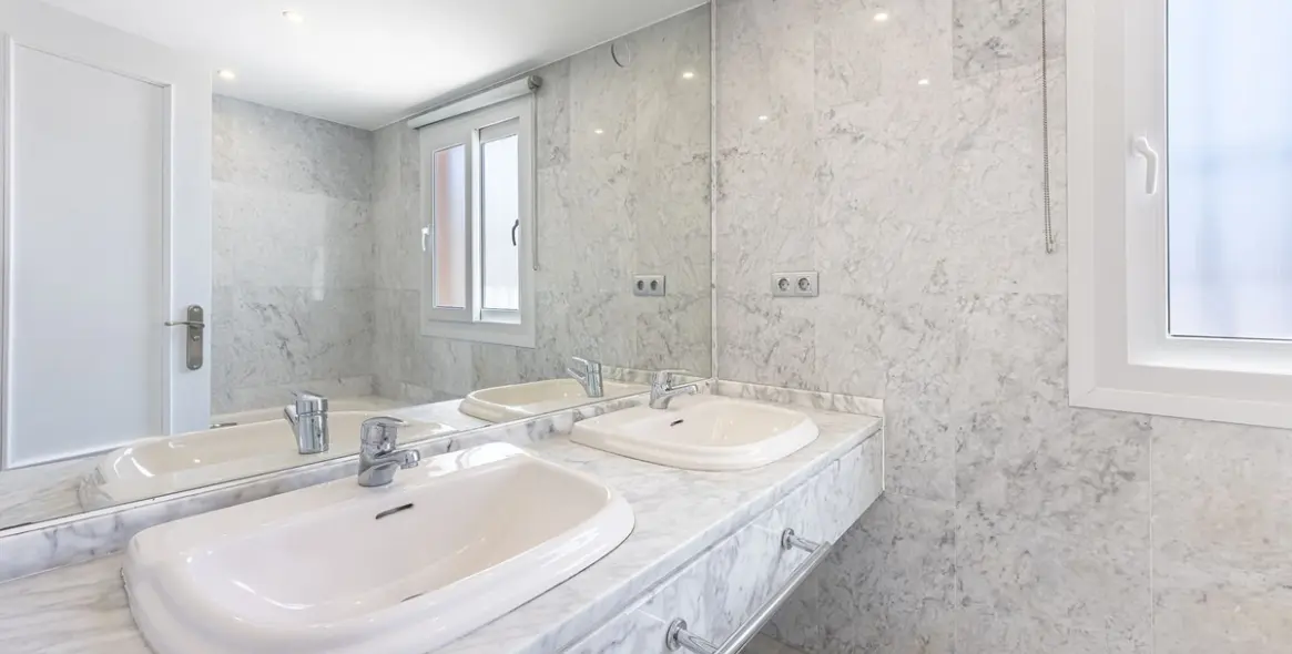 Sale of semi-detached house in Marbella 34