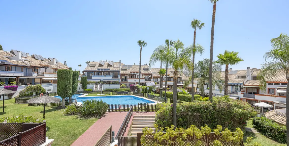 Sale of semi-detached house in Marbella 50