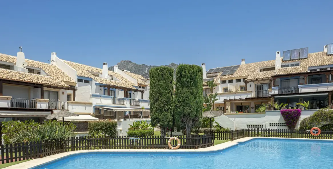 Sale of semi-detached house in Marbella 52