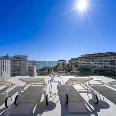 Продажа двухуровневого пентхауса в Fuengirola