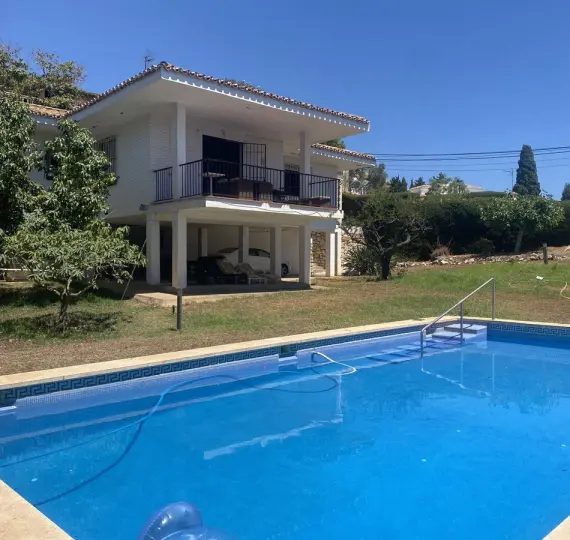 Продажа  отдельно стоящей виллы в La Capellania