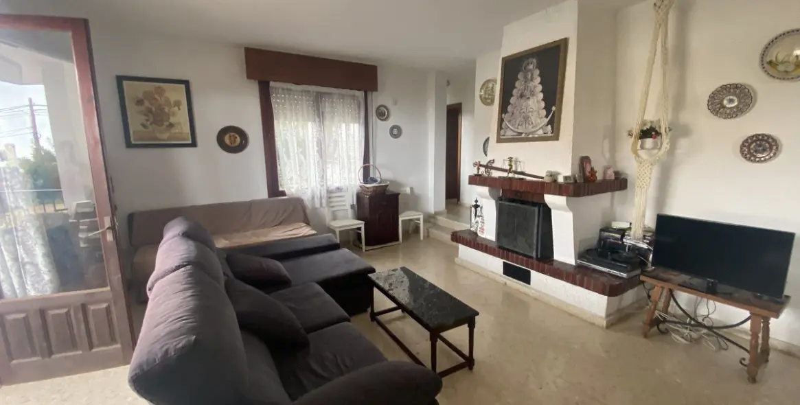 Продажа  отдельно стоящей виллы в La Capellania 25