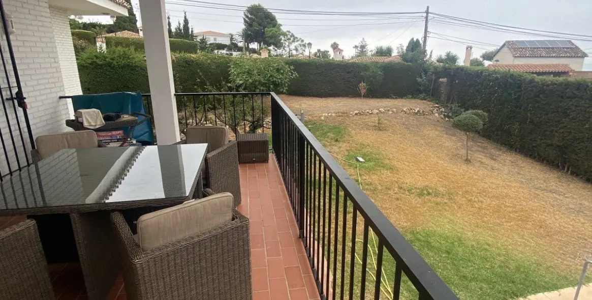 Продажа  отдельно стоящей виллы в La Capellania 28