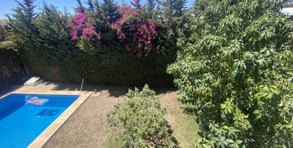 Продажа  отдельно стоящей виллы в La Capellania 32