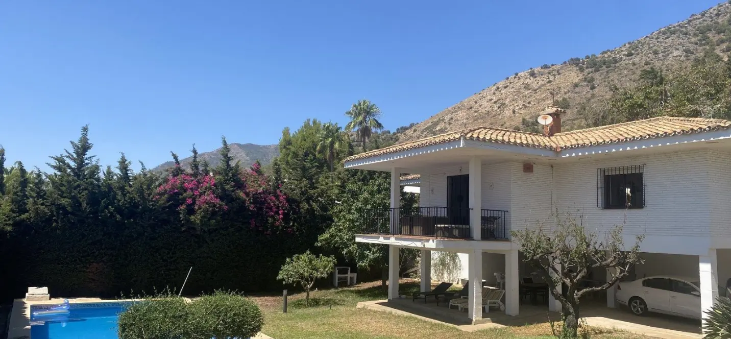 Sale of detached villa in La Capellania 0