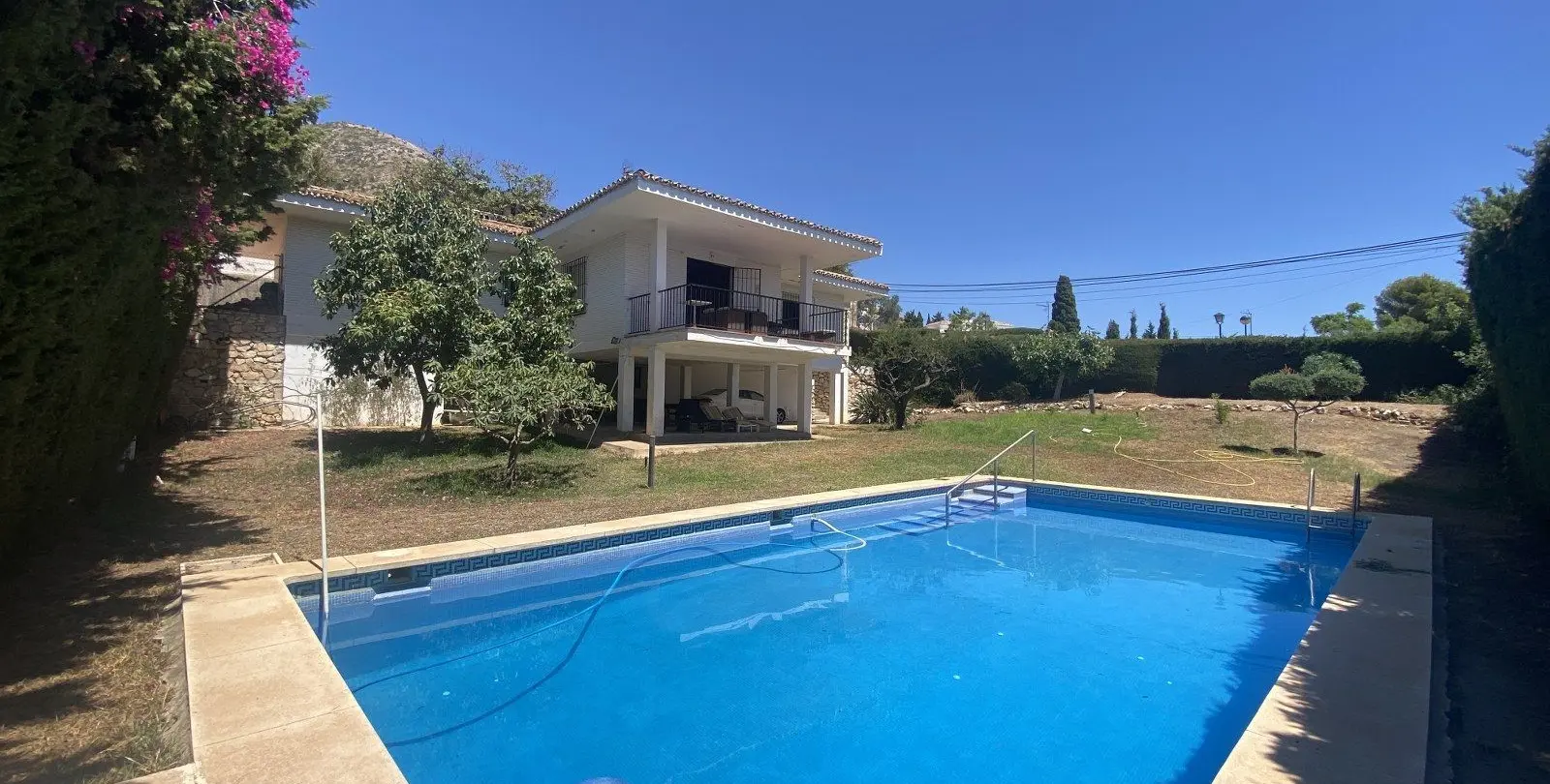 Sale of detached villa in La Capellania 3