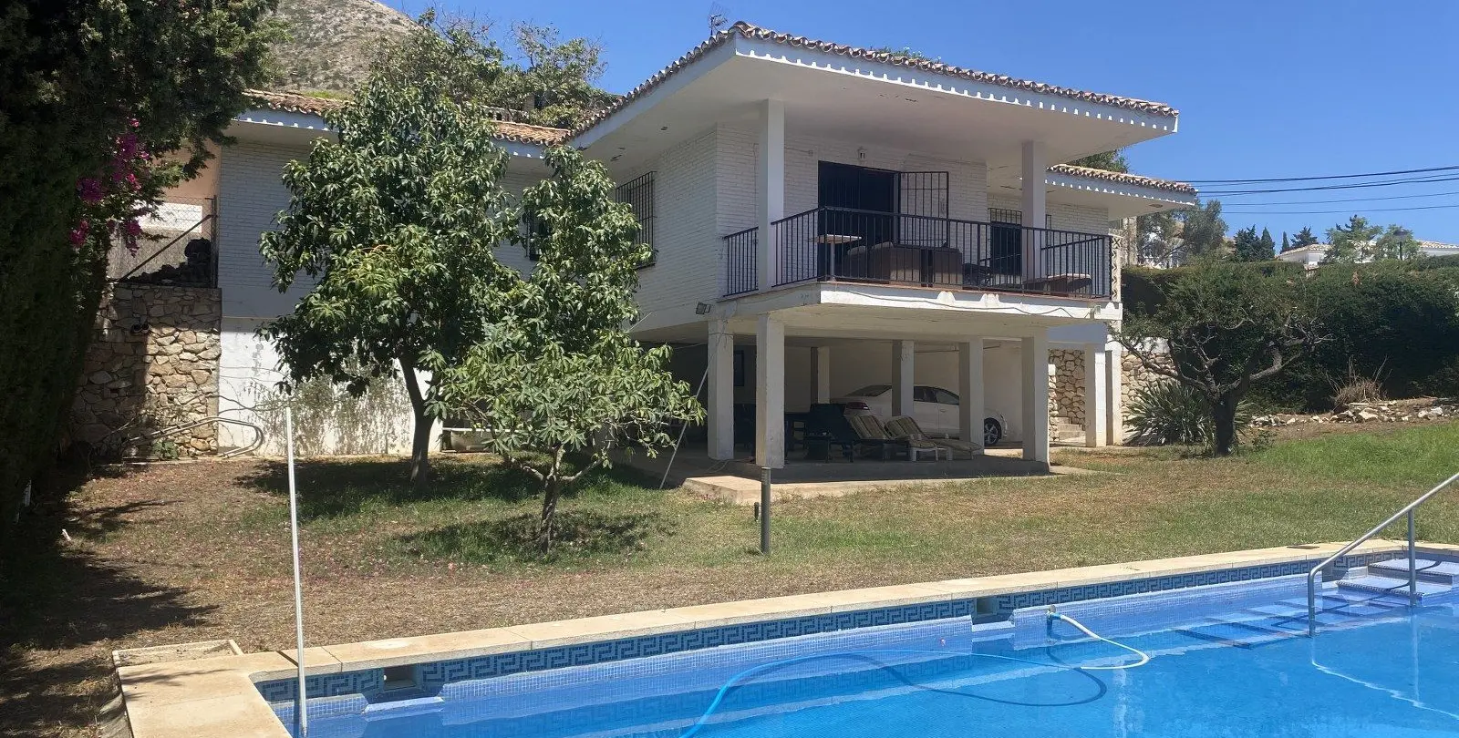 Sale of detached villa in La Capellania 4