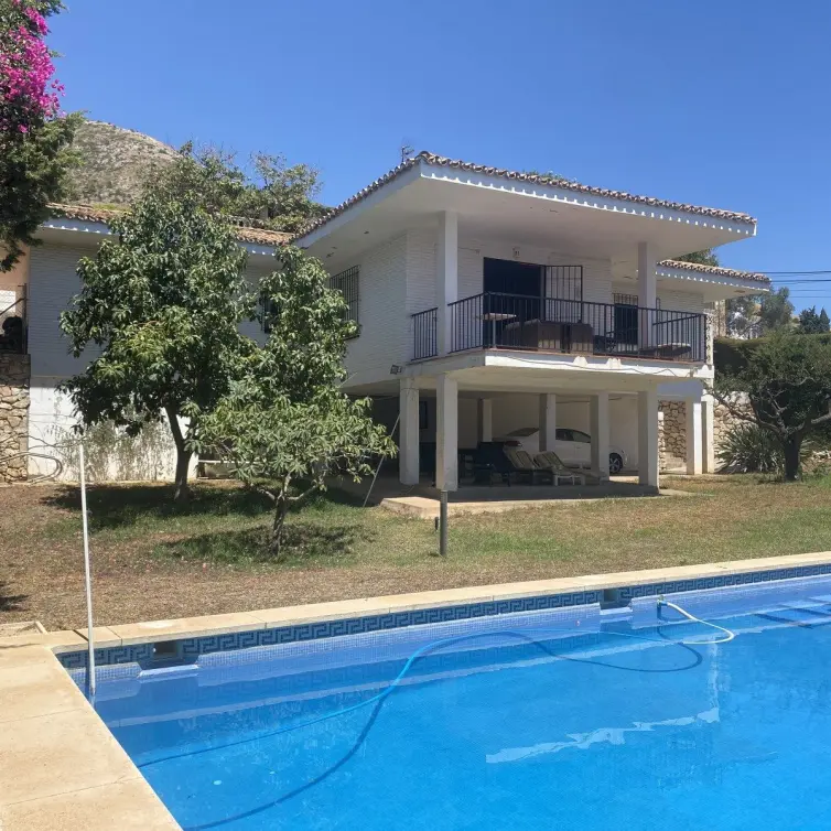 Sale of detached villa in La Capellania