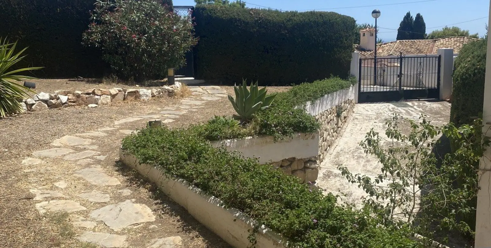 Sale of detached villa in La Capellania 15