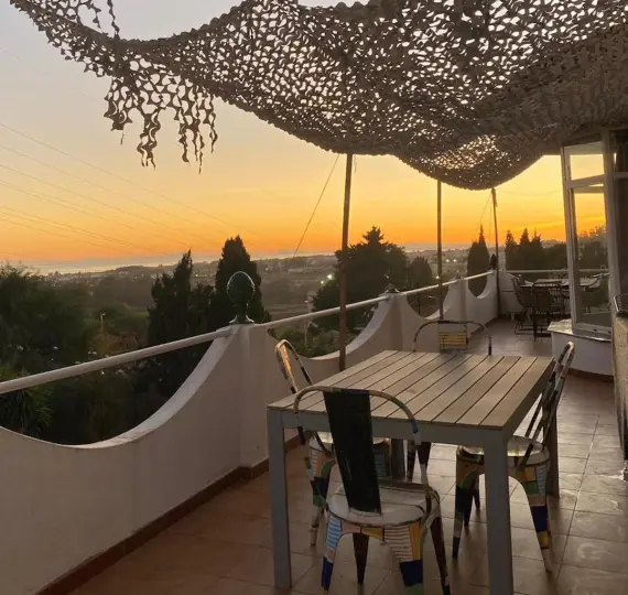 Sale of detached villa in Nueva Andalucía