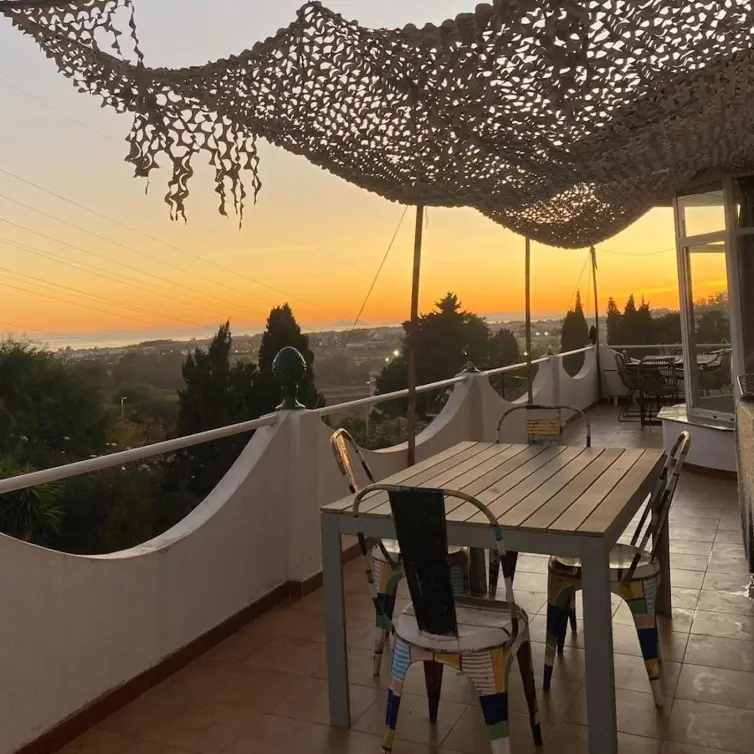 Venta de villa independiente en Nueva Andalucía