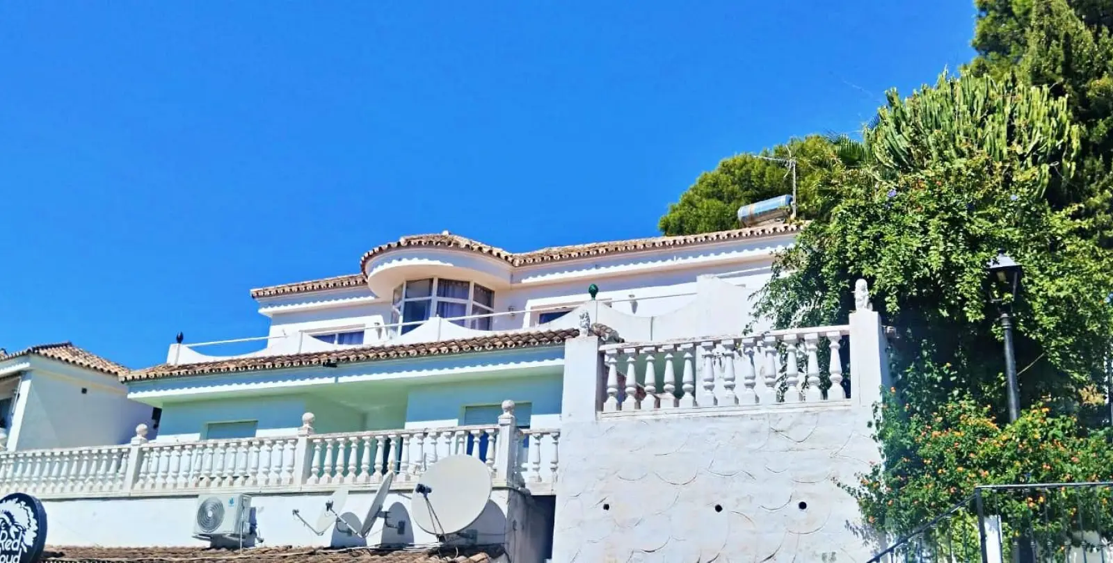 Продажа  отдельно стоящей виллы в Nueva Andalucía 3