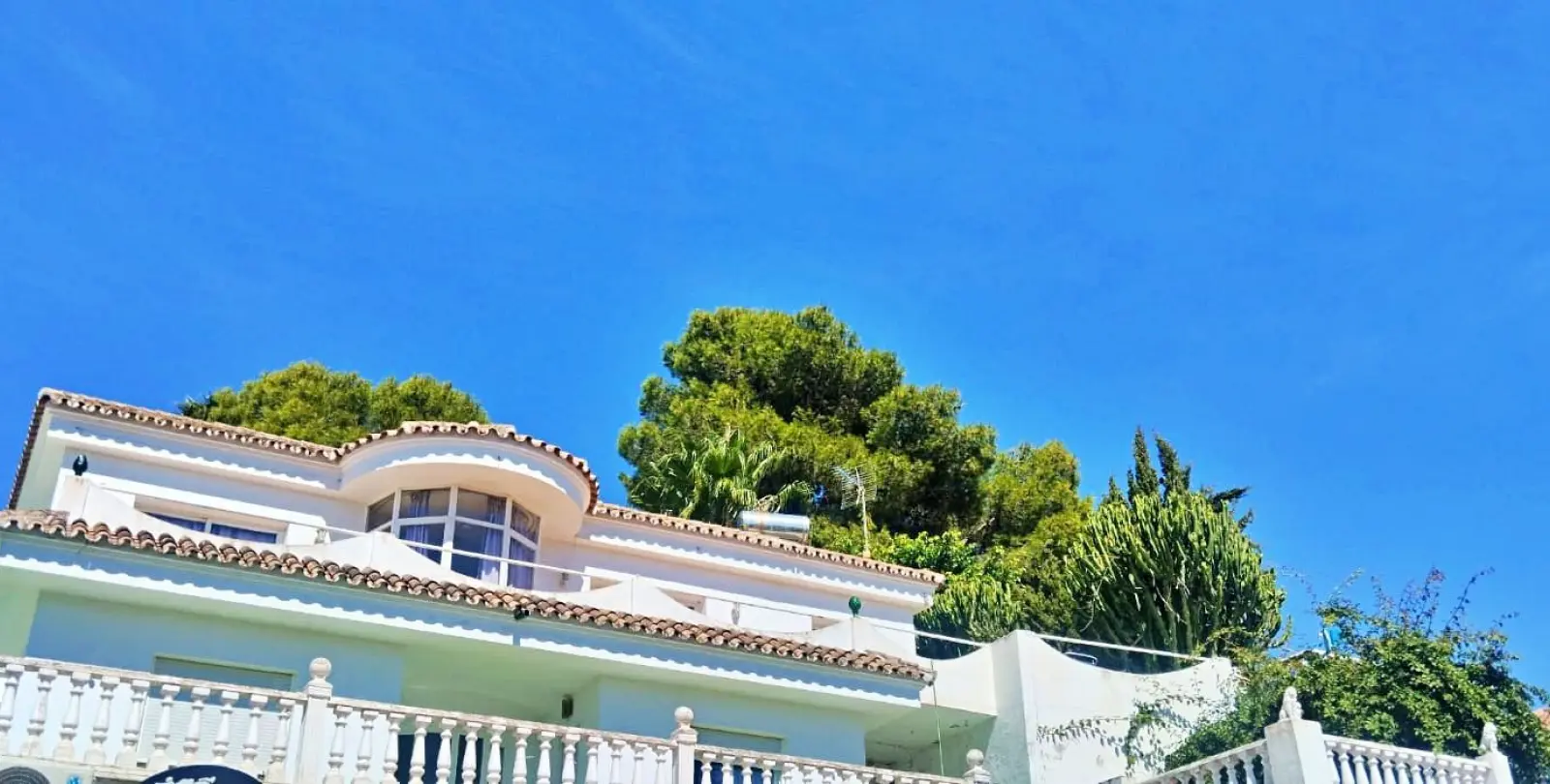 Продажа  отдельно стоящей виллы в Nueva Andalucía 4