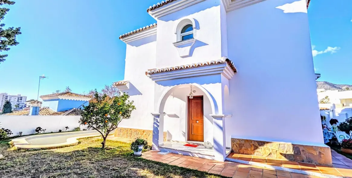 Продажа  отдельно стоящей виллы в Benalmadena Costa 4