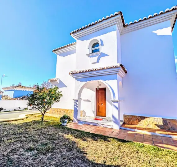 Продажа  отдельно стоящей виллы в Benalmadena Costa