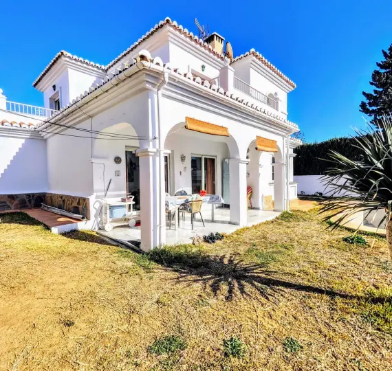 Продажа  отдельно стоящей виллы в Benalmadena Costa