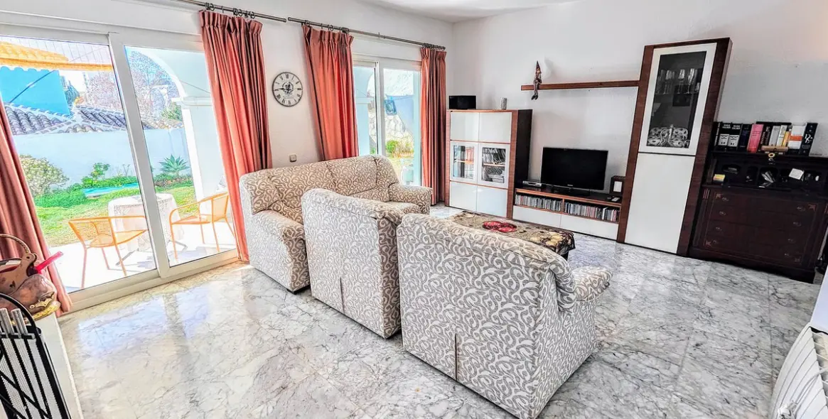 Продажа  отдельно стоящей виллы в Benalmadena Costa 13