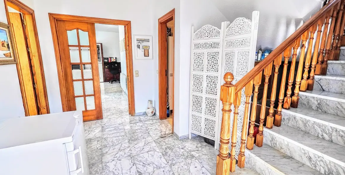 Продажа  отдельно стоящей виллы в Benalmadena Costa 24