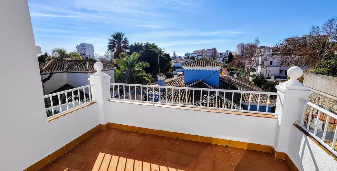 Продажа  отдельно стоящей виллы в Benalmadena Costa 34
