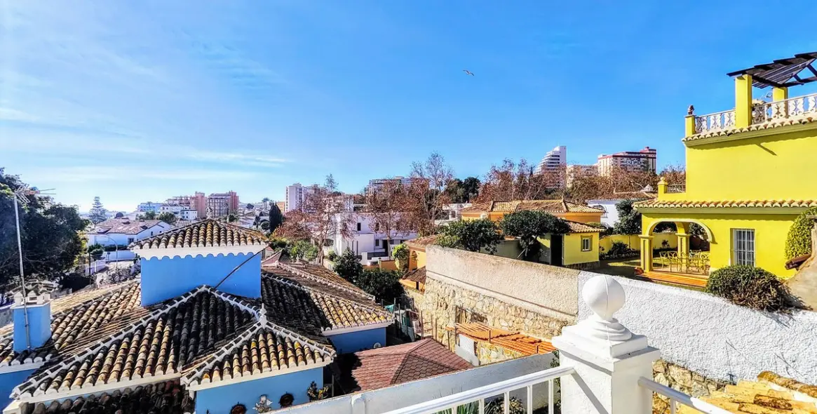 Продажа  отдельно стоящей виллы в Benalmadena Costa 36