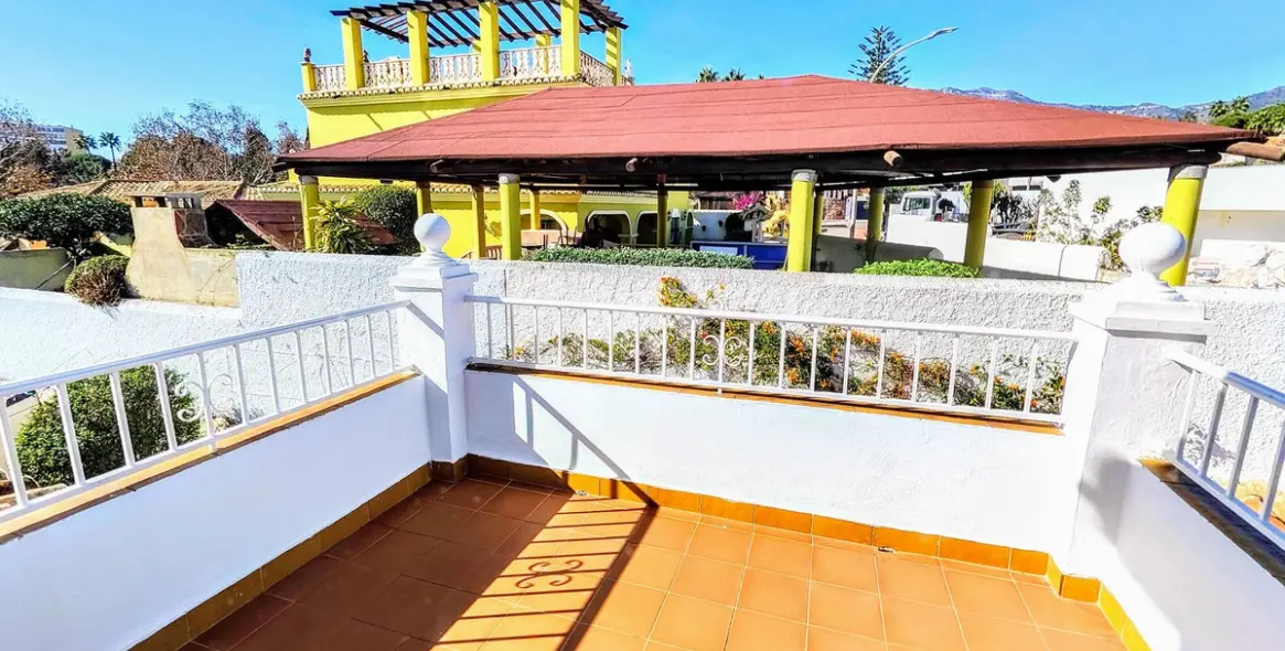 Продажа  отдельно стоящей виллы в Benalmadena Costa 40