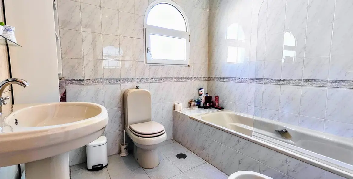 Продажа  отдельно стоящей виллы в Benalmadena Costa 41