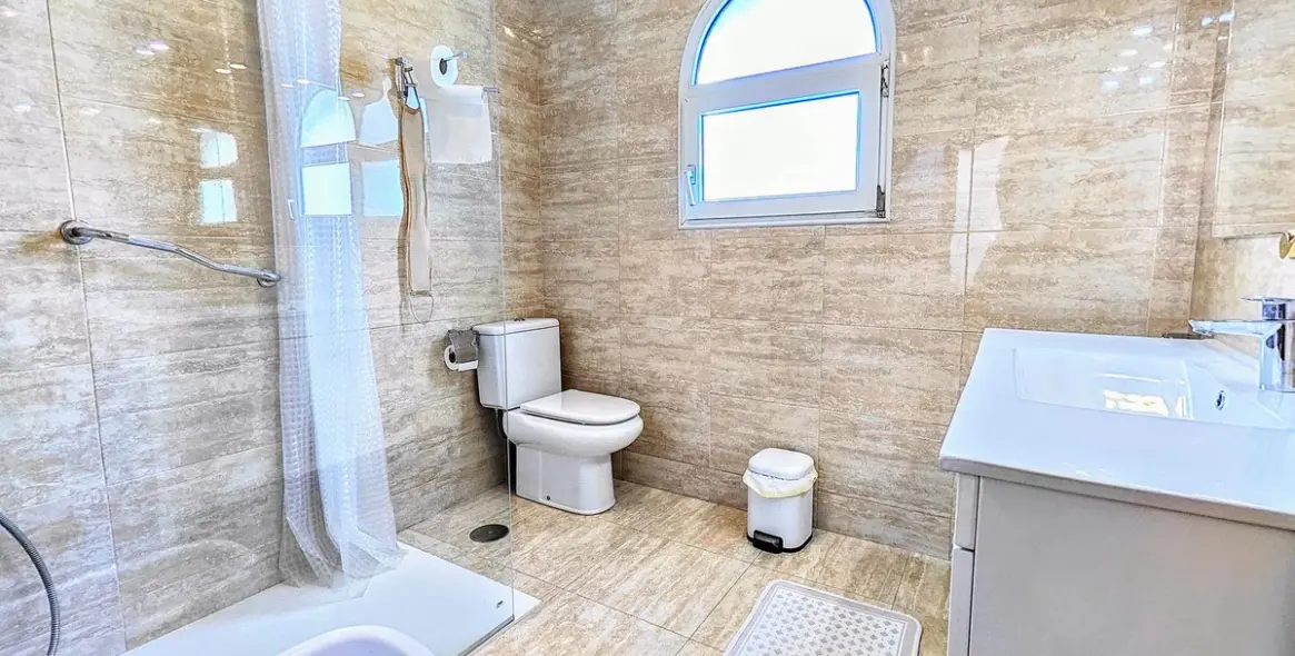 Продажа  отдельно стоящей виллы в Benalmadena Costa 42