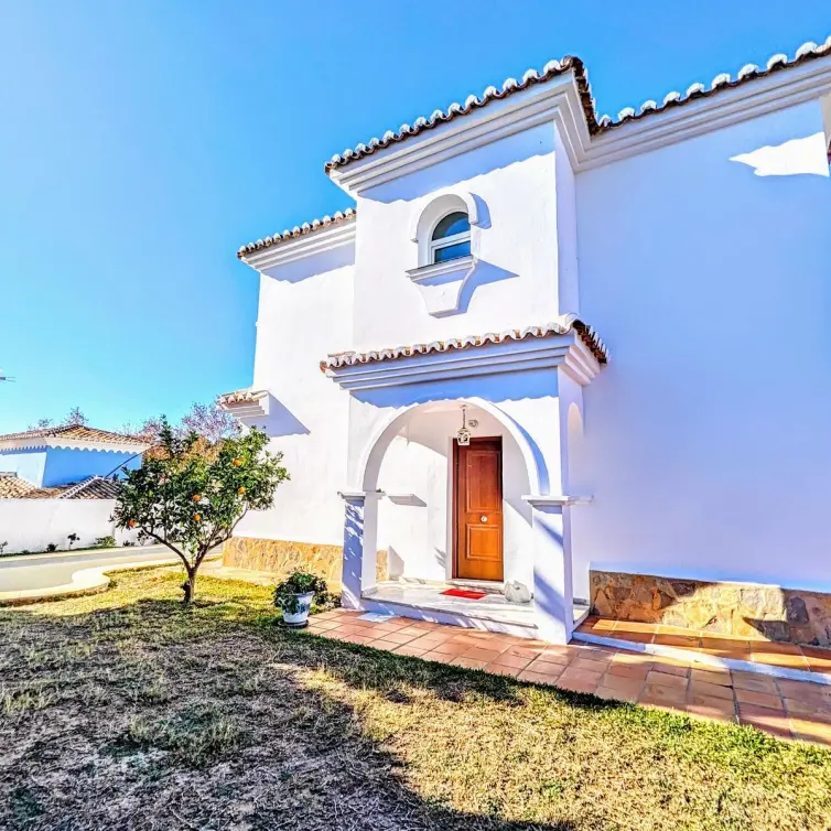 Sale of detached villa in Benalmadena Costa