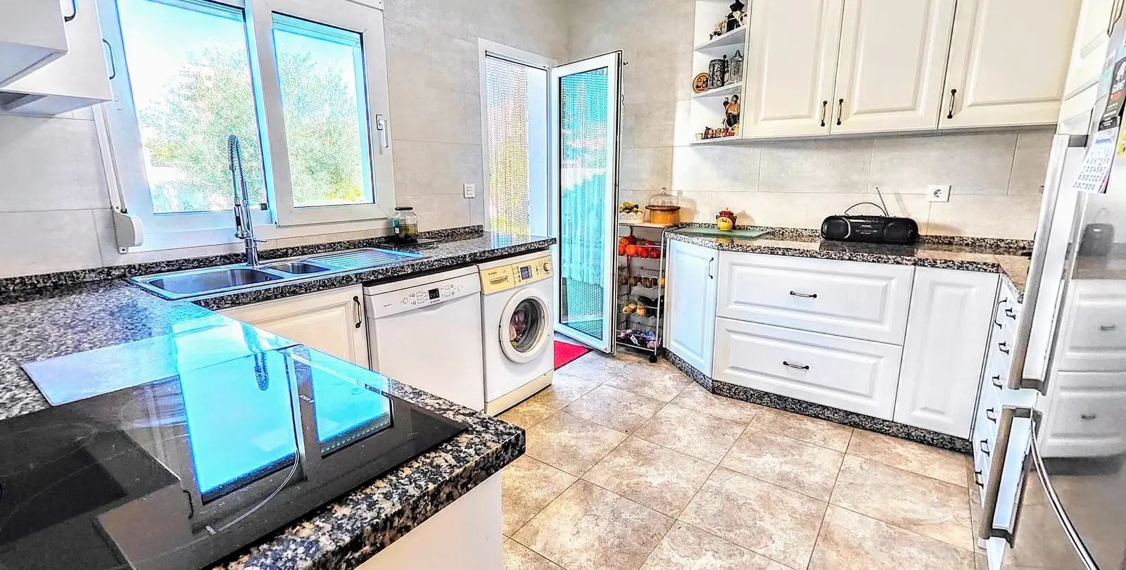 Продажа  отдельно стоящей виллы в Benalmadena Costa 25